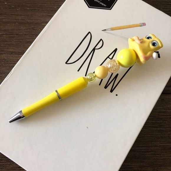 Disney Doorables: Finding Dory: Hank handmade beaded pen - Picture 2 of 3